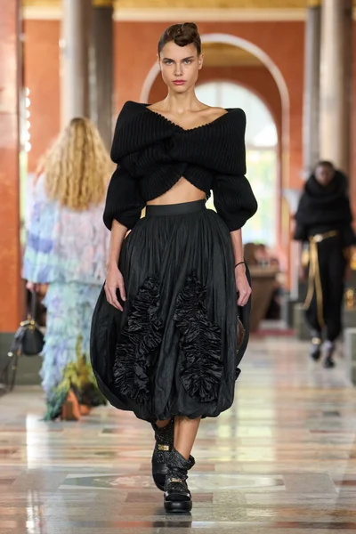 Look 44